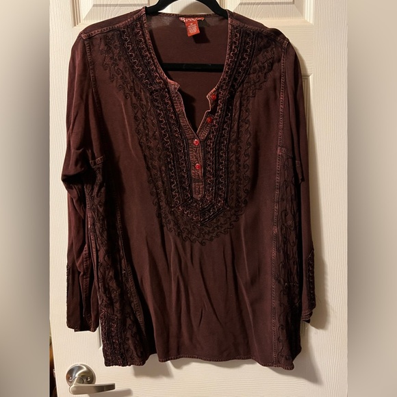 Braya long sleeve 
size-m - Picture 1 of 3